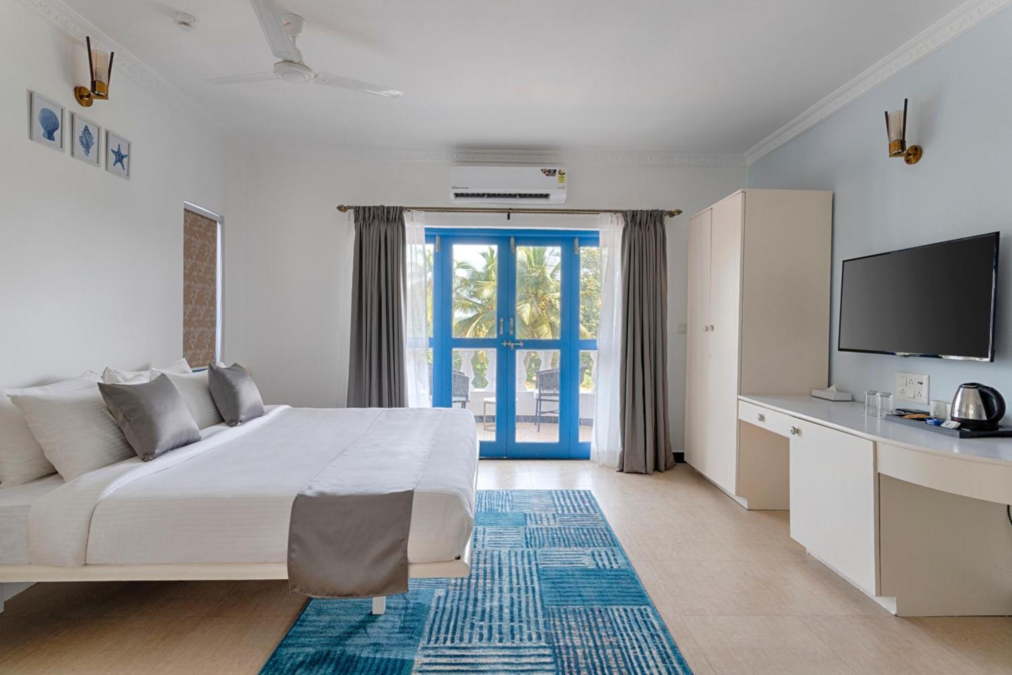 Azalea By Stone Wood Premier Hotel Varca Exterior foto