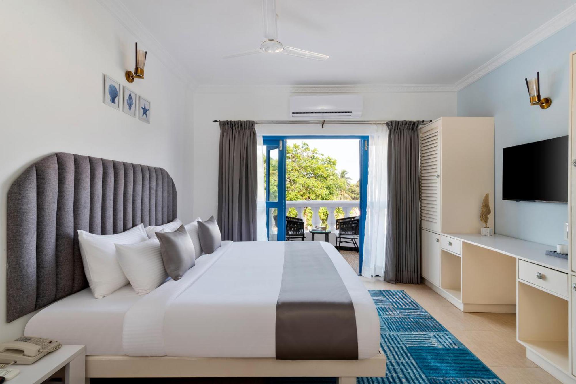 Azalea By Stone Wood Premier Hotel Varca Exterior foto