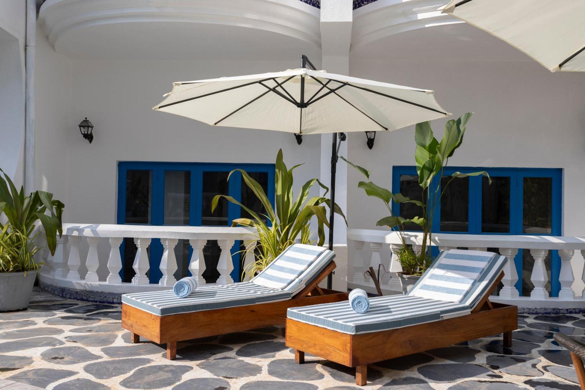 Azalea By Stone Wood Premier Hotel Varca Exterior foto