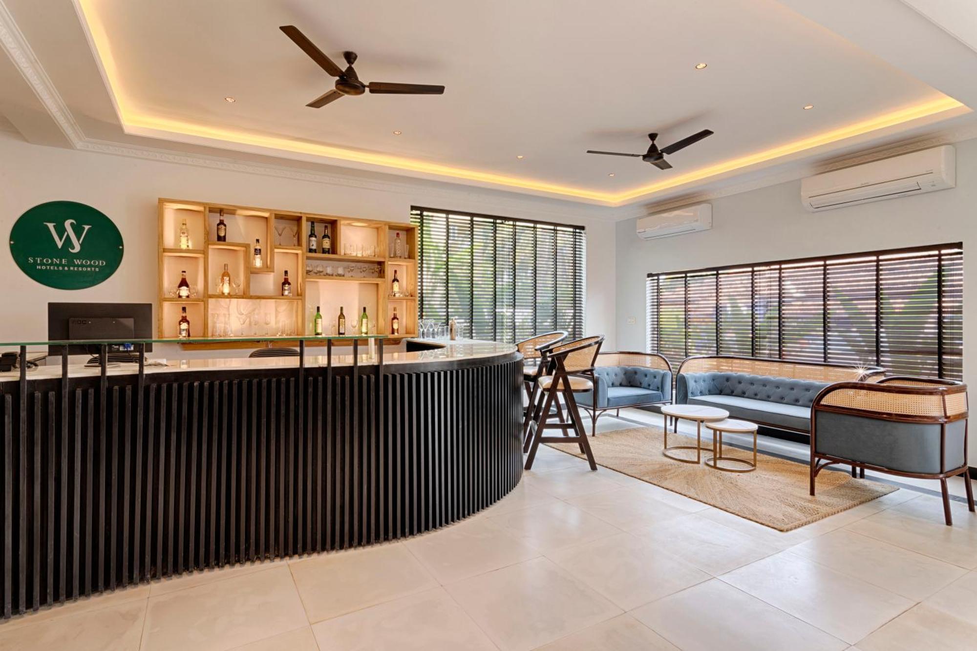 Azalea By Stone Wood Premier Hotel Varca Exterior foto